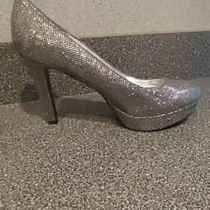 Nina size 8.5 silver metallic heal.